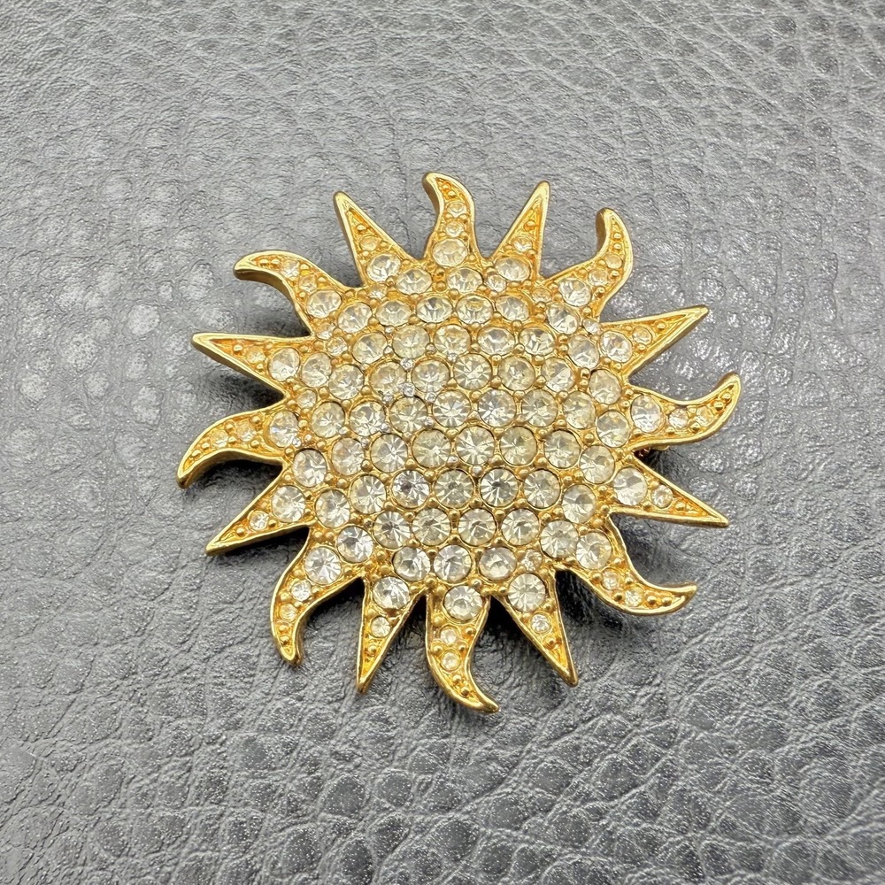 Vintage Sunburst Crystal Brooch Gold Tone Rhinestone Pin Retro Statement Jewelry